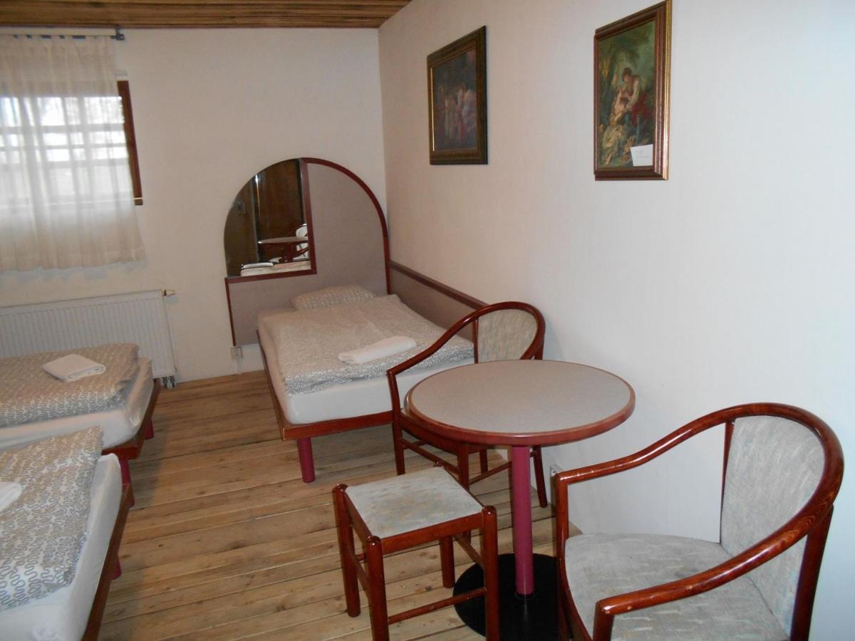 Drevak "U Elisky" Hotel Cisovice Exterior photo